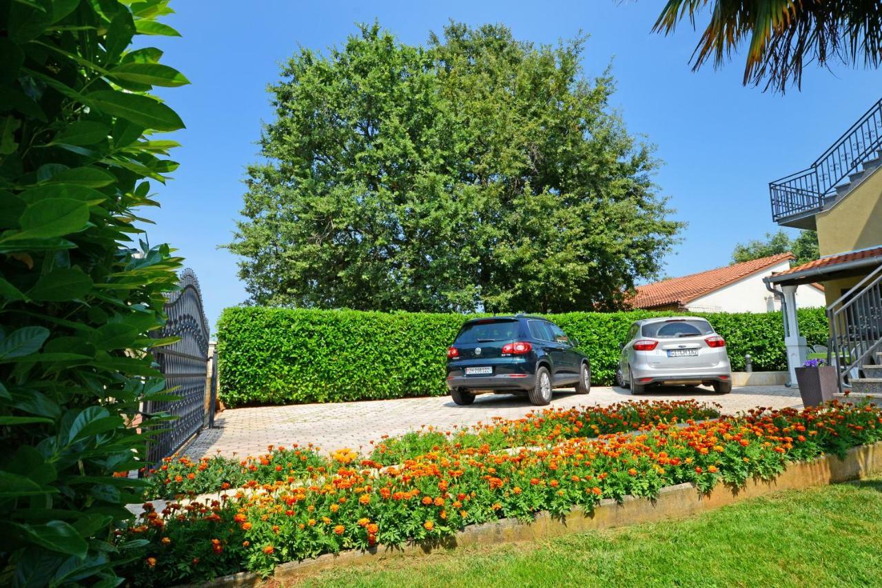 Apartments Pilic Rosini Exterior photo